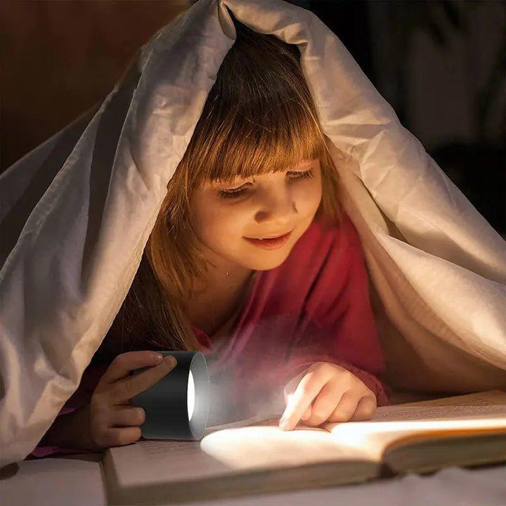 Dimmbare LED Wandleuchte kabellos, perfekt für akzentuierte Beleuchtung und gemütliche Atmosphäre im Interieur.