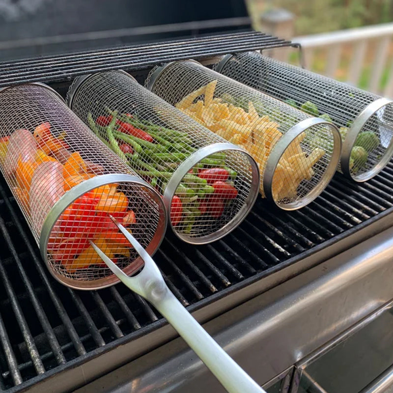 Hochwertiger Edelstahl-Grillkorb, drehbar, perfekt für das Garen von Gemüse beim BBQ.