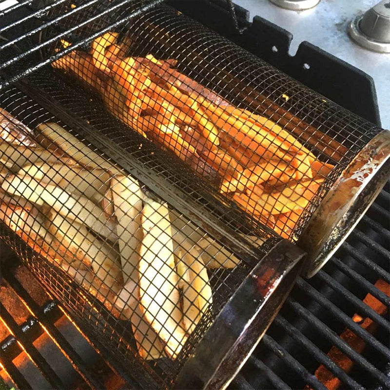 Praktisches Grillzubehör: Drehbarer Edelstahl-Grillkorb für den BBQ, ideal für kleine Zutaten.