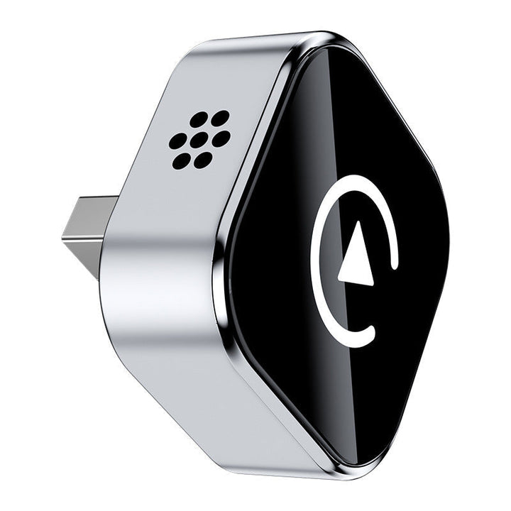 DriveLink Pro Adapter, im Auto angeschlossen, für kabelloses Apple CarPlay & Android Auto Integration.