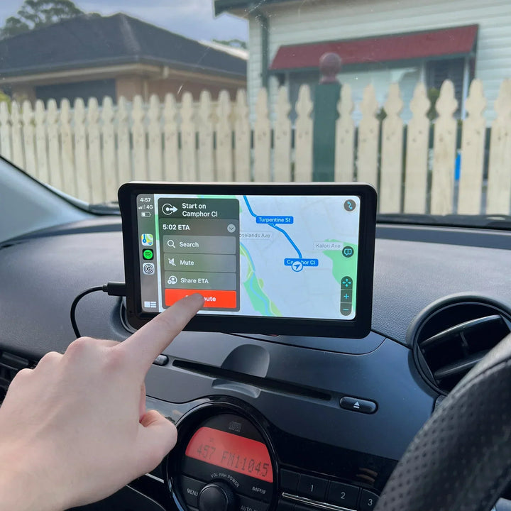 DrivePlay Pro 2+ Bildschirm für einfaches Pairing mit Smartphone (CarPlay/Android Auto) für nahtlose Konnektivität.