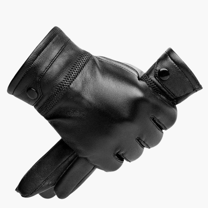 Nahaufnahme von hochwertigen Herren Lederhandschuhen, zeigt feines Material und präzise Nähte.