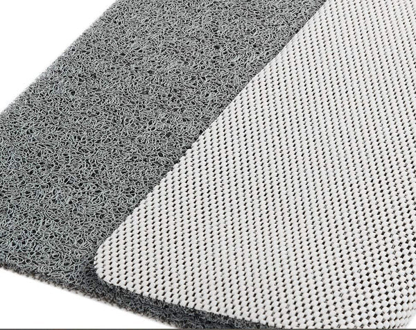Hygienische Duschmatte aus robustem Material, mit rutschfester Oberfläche für Badewanne oder Duschbereich.