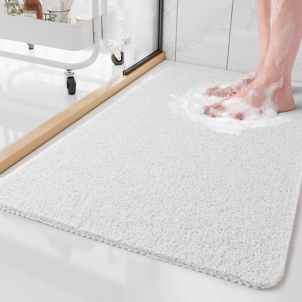 Moderne Drainagematte als Duschmatte für schnelle Wasserableitung. Rutschfest für Senioren & Kinder im Bad.
