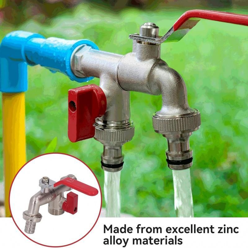 Robuster Edelstahl Garten-Wasserhahn mit Doppelauslauf, perfekt für die gleichzeitige Bewässerung im Außenbereich.
