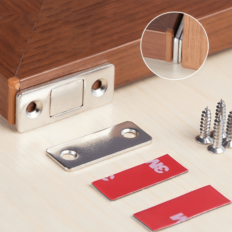 Innovativer Türstopper SlimLock aus hochwertigem Edelstahl, schützt Türen geräuschlos.