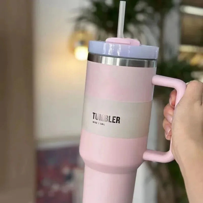 Vakuum Isolier Trinkbecher mit Strohhalm, Edelstahl-Optik, ideal für Büro, Sport & Reise.