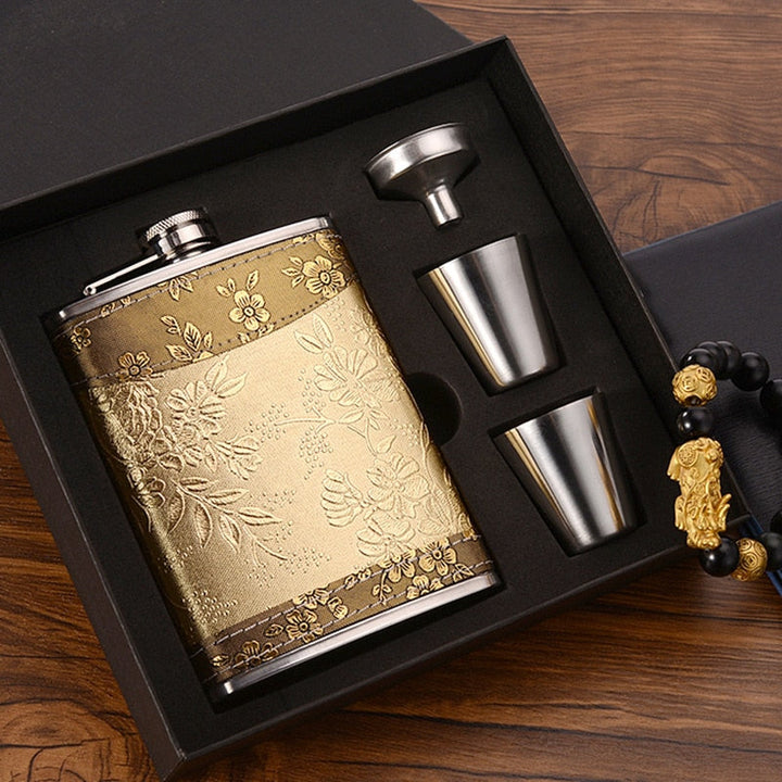 Elegantes Geschenkset: Edelstahl Hüftflasche für Whisky mit Trichter in luxuriöser Verpackung.