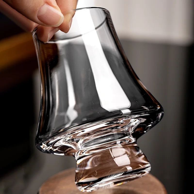 Robustes bleifreies Whiskey Glas Set (4 Stück) für täglichen oder festlichen Genuss. Langlebige Spirituosengläser.