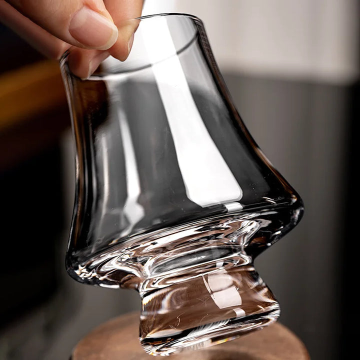 Robustes bleifreies Whiskey Glas Set (4 Stück) für täglichen oder festlichen Genuss. Langlebige Spirituosengläser.