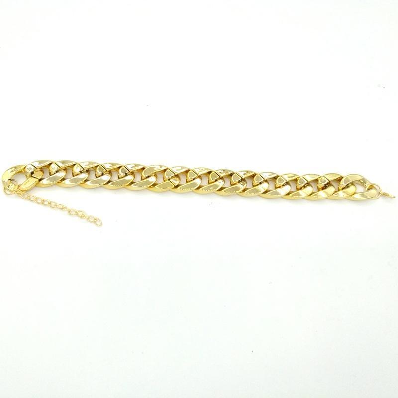Glitzerndes Roségoldketten Halsband. Eleganter Schmuck für Haustiere, stilvolles Tierzubehör.