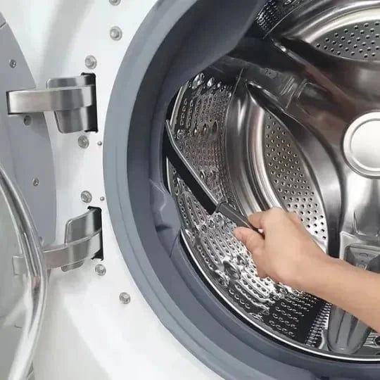 Langlebige Fugenbürste, perfekt für die regelmäßige Pflege und Schimmelprävention an Fliesen.