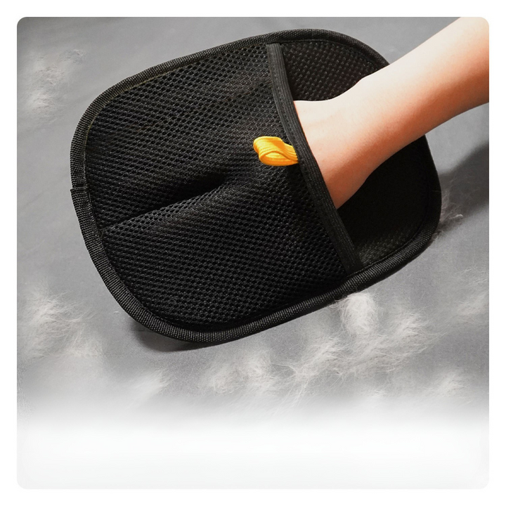 Innovativer Fellpflege-Handschuh gegen Tierhaare. Sorgt für Sauberkeit im Zuhause und ein gepflegtes Haustier.