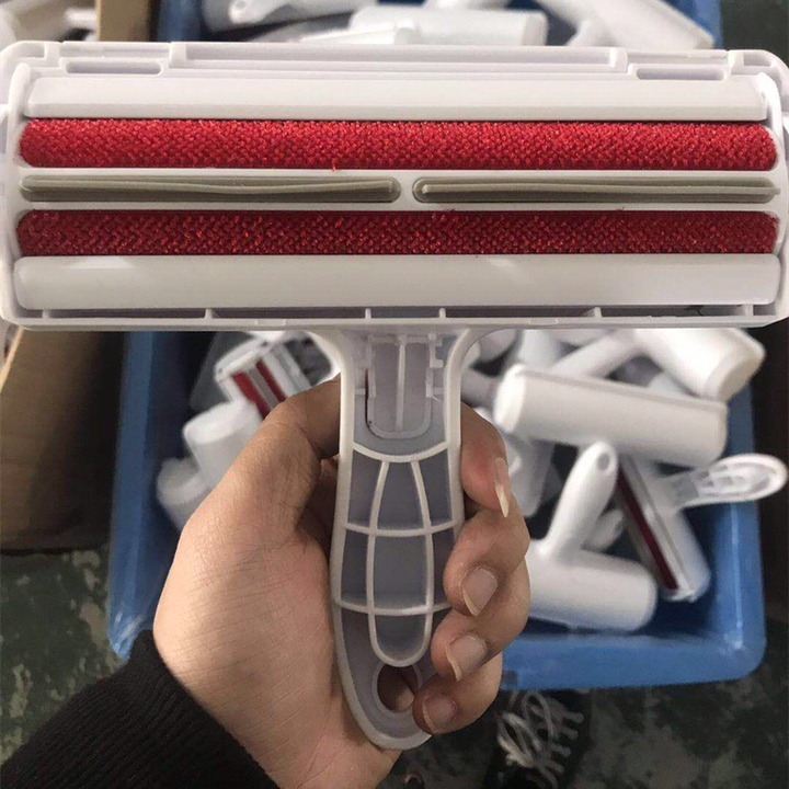 Fusselrolle mit ergonomischem Griff, einfach in der Anwendung für effiziente Haarentfernung.