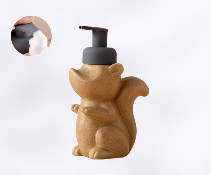 Nachfüllbarer Eichhörnchen Seifenspender für Schaumseife, 510ml, ideal für jedes Badezimmer und Küche.