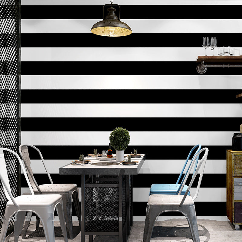 Moderne Streifentapete, wasserfest & ungeklebt. Perfekte Wanddeko für Wohnzimmer, Café oder Boutique.
