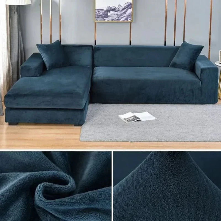 Luxuriöser Stretch Sofabezug aus weichem Samt, in warmem Braun, für gemütliche Abende.