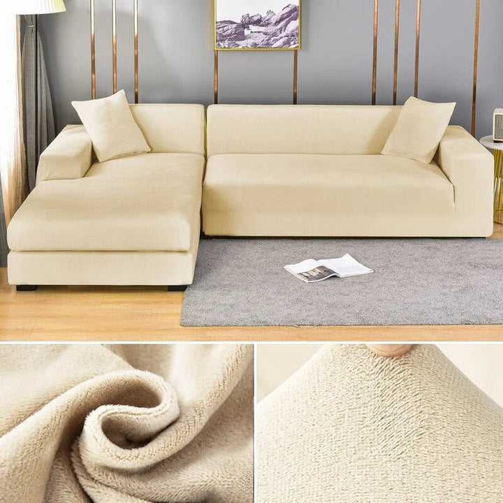 Elastischer Sesselbezug aus Samt in Beige, moderner Möbelschutz, pflegeleicht & ideal für gemütliche Wohnzimmer.