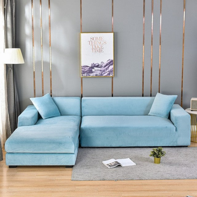 Beiger Sofaprotektor, universal passend. Robuster und waschbarer Stretch-Schutzbezug.
