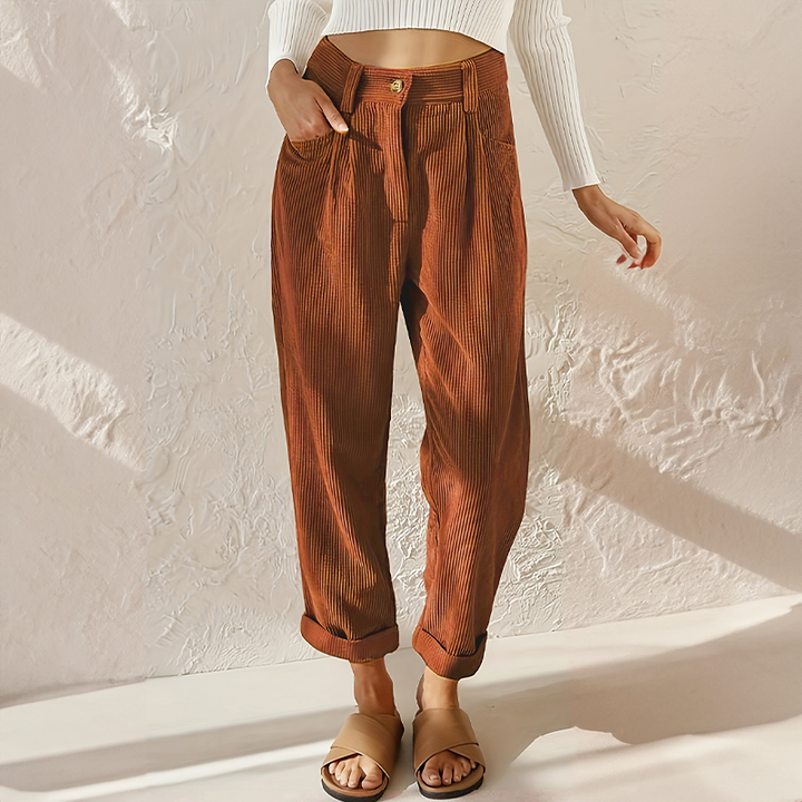 Vielseitige elegante Damenhose; perfekt kombinierbar für bürotaugliche Looks oder entspannte Freizeit-Outfits.