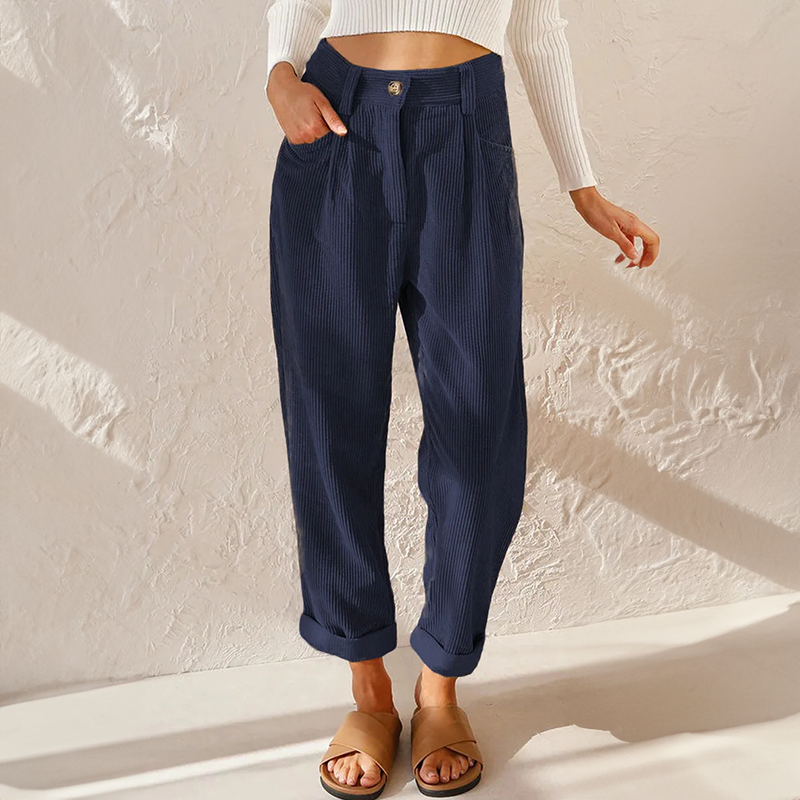 Klassisch-elegante Damenhose, ideal für bürotauglichen Chic oder komfortable Freizeit-Looks; hoher Tragekomfort.