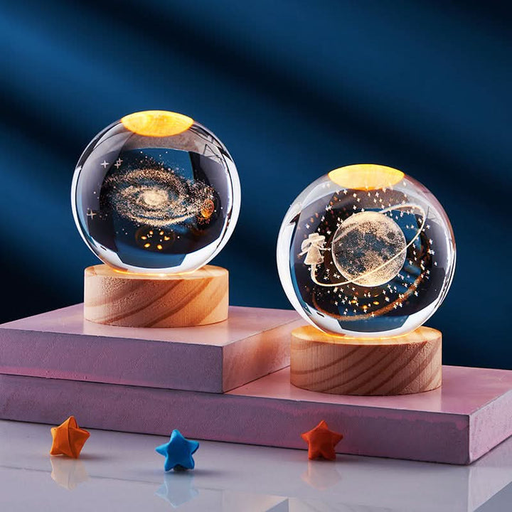 Kristall-LED-Lampe mit beeindruckendem 3D-Effekt; schafft gemütliches Ambiente im Raum.