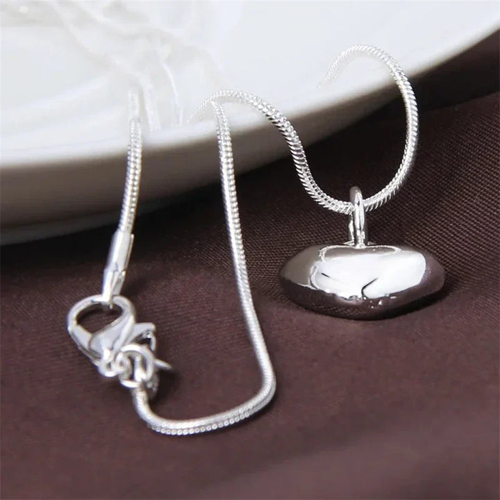 Funkelnde 925 Sterling Silber Damenhalskette mit Herzanhänger, ein ideales Geschenk für Frauen, elegante Kette.