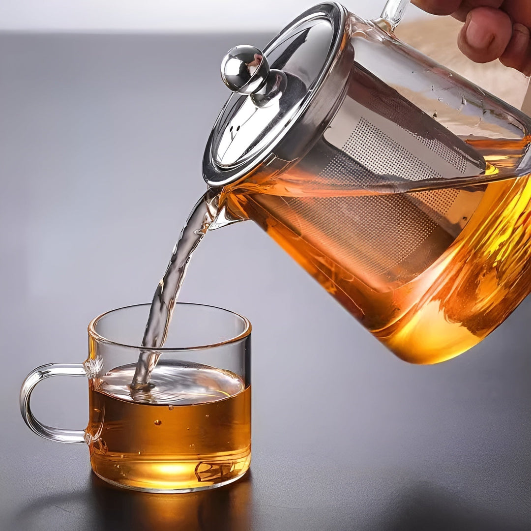 Hochwertige Borosilikatglas Teekanne als Geschenkidee. Mit feinem Teesieb und natürlichem Holzdeckel.