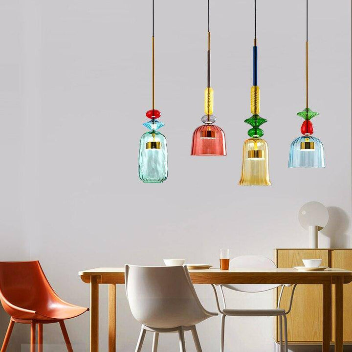 Moderne farbige Glas Pendellampe, stilvolle Deckenbeleuchtung für Küche & Esszimmer. LED-Technologie.