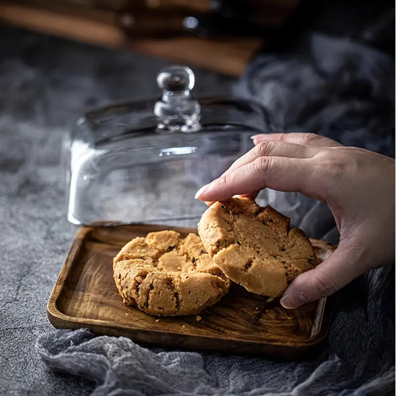 Vielseitige Butterdose aus Holz & Glas, ideal für Butter oder kleine Käseplatten.