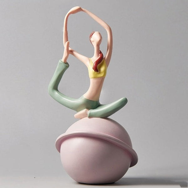 Moderne Harz Skulptur einer meditierenden Frau, stilvolles Ornament für Yoga & Achtsamkeit.