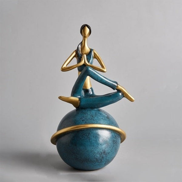 Inspirierende Yoga Meditationsfigur aus Harz, stilvolle Skulptur als Deko für ein ruhiges Zuhause.