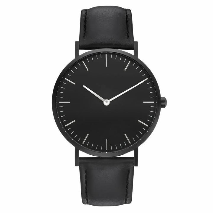Nahaufnahme der Armbandschließe der eleganten Damenuhr, hochwertige Verarbeitung für sicheren Halt.