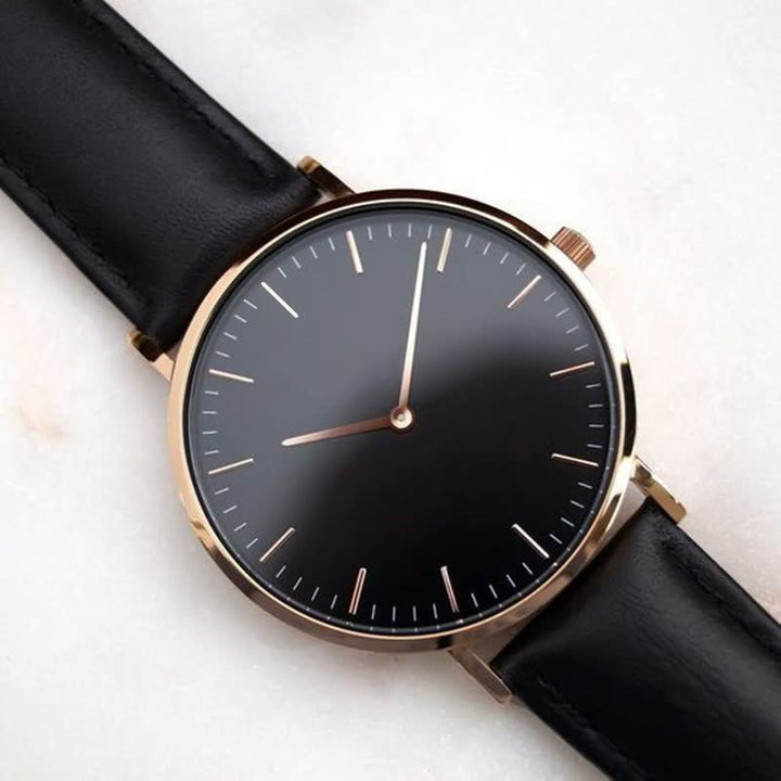 Zeitlose Damenuhr im Fokus, präzises Quarzwerk, elegantes Accessoire für Alltag und besondere Anlässe.