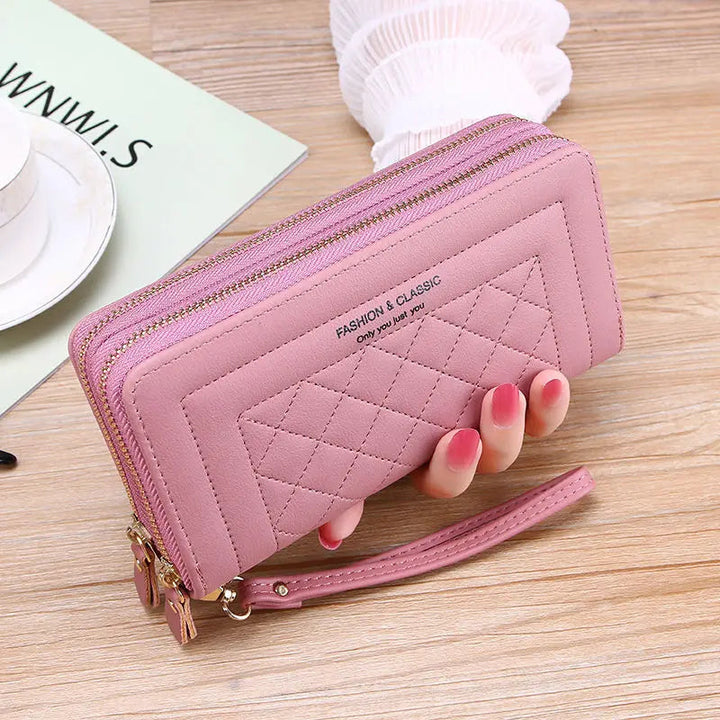 Modische Damen Clutch, Schwarz-Weiß, glattes Material, Doppelreißverschluss. Praktisches Accessoire für Abendmode.