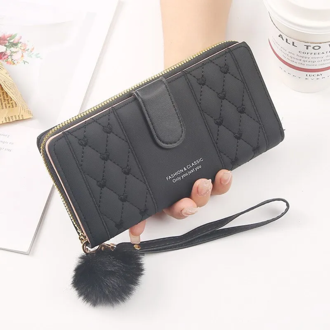 Elegante Damen Geldbörse mit herzförmiger Stickerei und praktischer Handschlaufe.