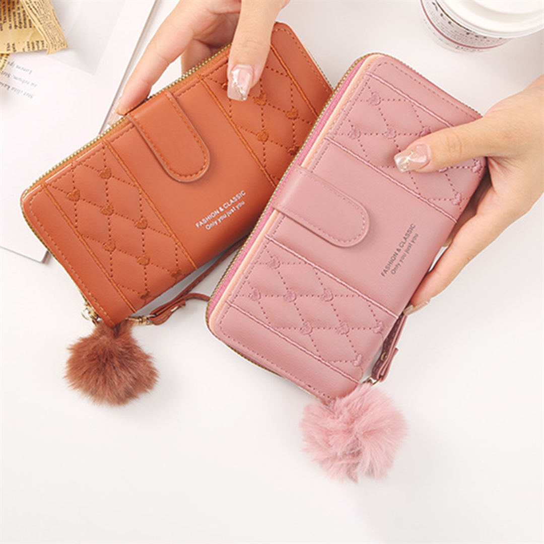 Hochwertige Damen Brieftasche mit Herzstickerei, Handschlaufe, viel Stauraum.