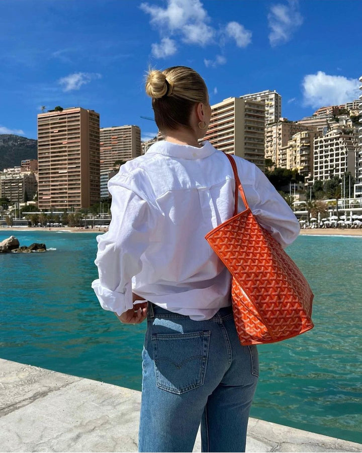 Moderne Damen Schultertasche, elegante Kunststoff-Handtasche. Perfekt als Freizeit- oder Abendtasche.