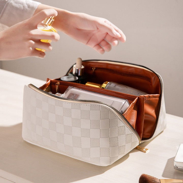 Elegante Damen Reise-Kosmetiktasche aus wasserabweisendem PU-Leder für Make-up & Beauty-Produkte.