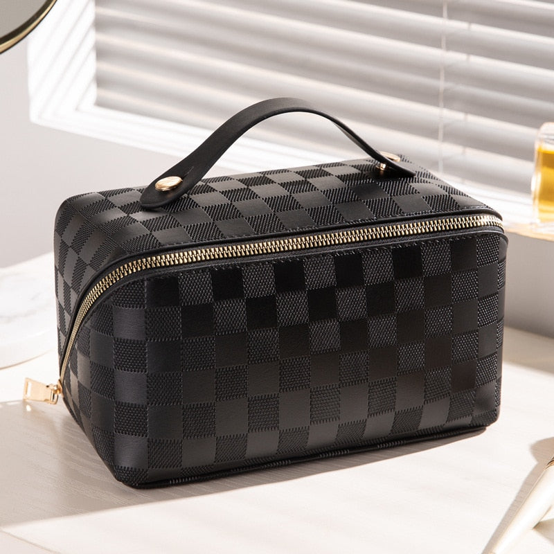 Modische Damen Make-up-Tasche aus elegantem PU-Leder, ideal als Reise-Organizer und Geschenkidee.