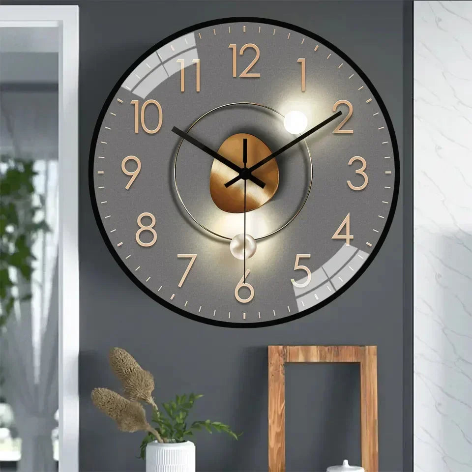 Minimalistische digitale Wanduhr, klassische Form, geräuschlos, passt zu moderner & traditioneller Einrichtung.
