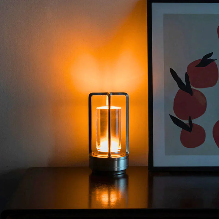 Elegante dimmbare Kristall Tischlampe mit LED für magisches Ambiente. Perfekt als Schlafzimmer- oder Wohnzimmerlampe.
