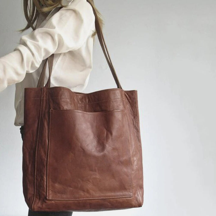 Stilvolle Elisa Handtasche mit feinen Details, ein luxuriöses Damen Accessoire für modebewusste Frauen.