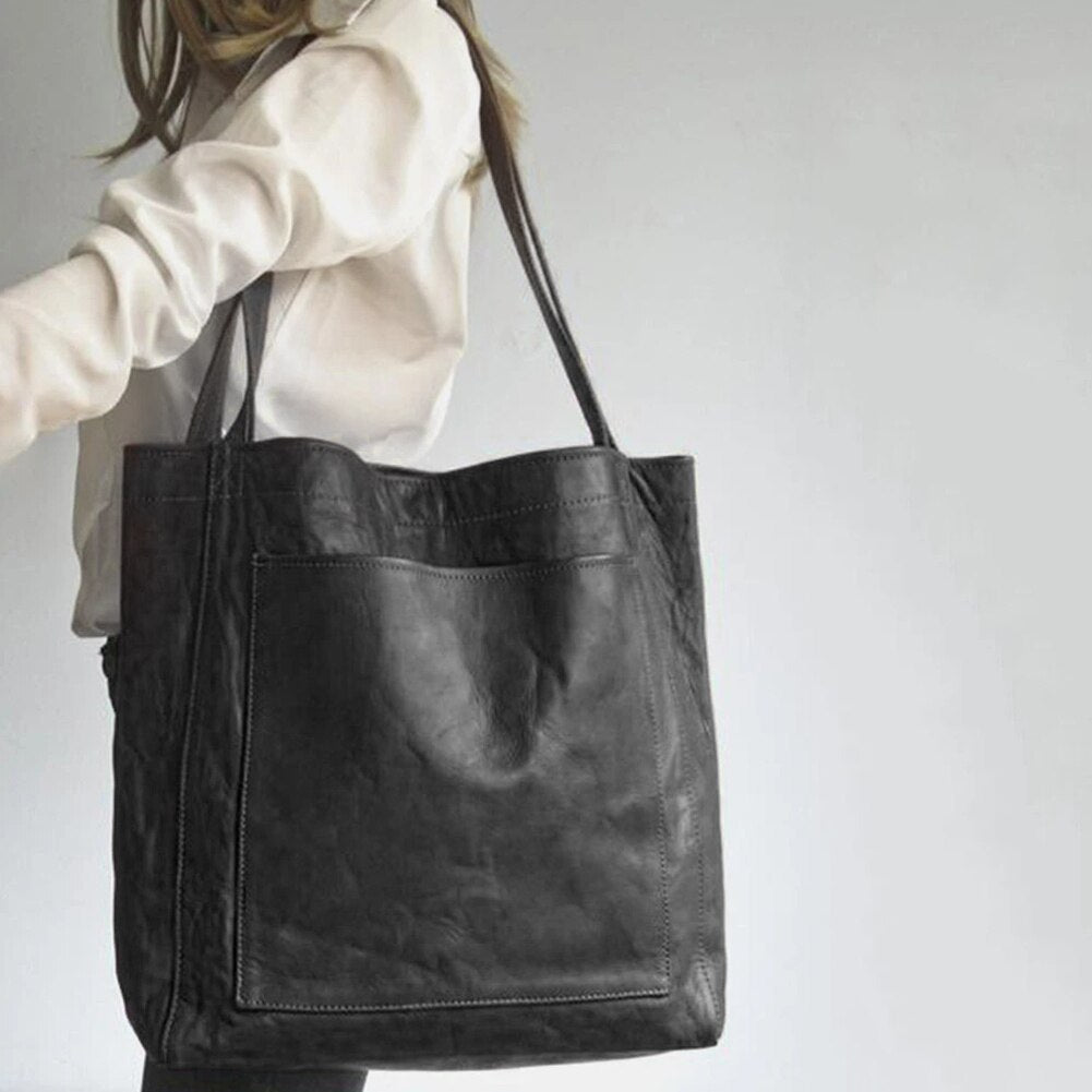 Die Elisa Handtasche als praktische Alltagstasche oder elegante Schultertasche; ein Must-have für Frauen.