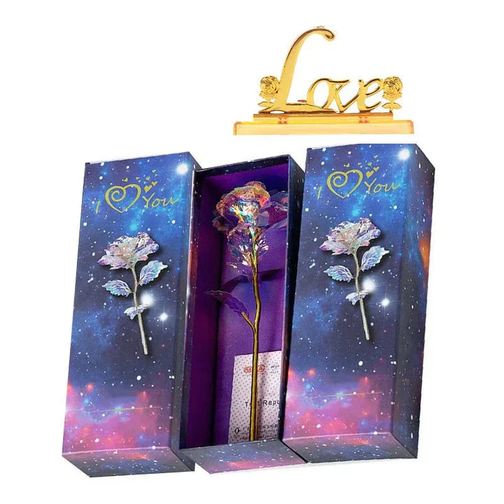 Elegante Ewige Goldrose auf edlem Sockel, ideales Liebesgeschenk & Dekoration.