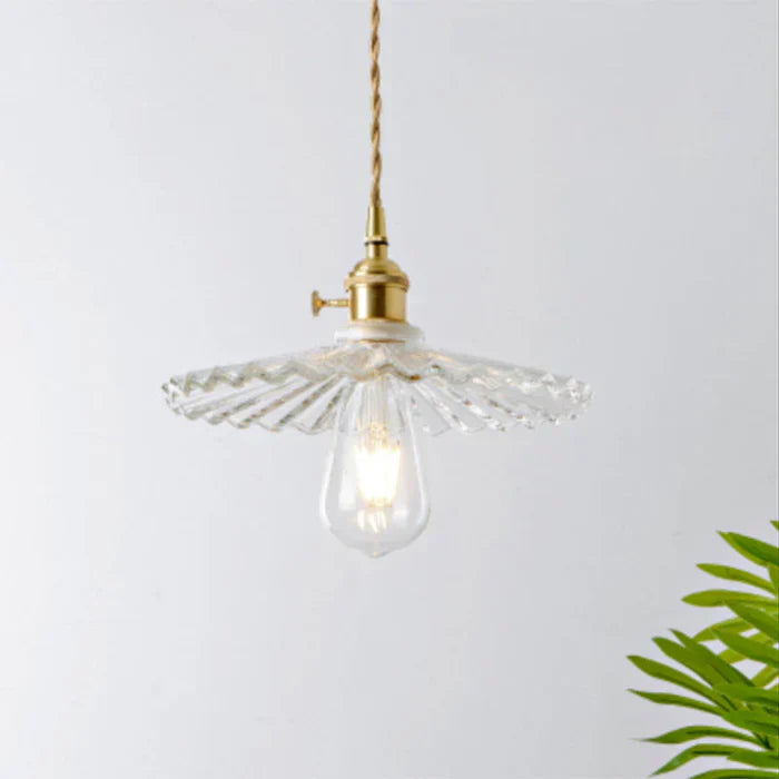 OpulentGlow Glas Hängelampe, modern, transparent, ideal als Esszimmerleuchte.