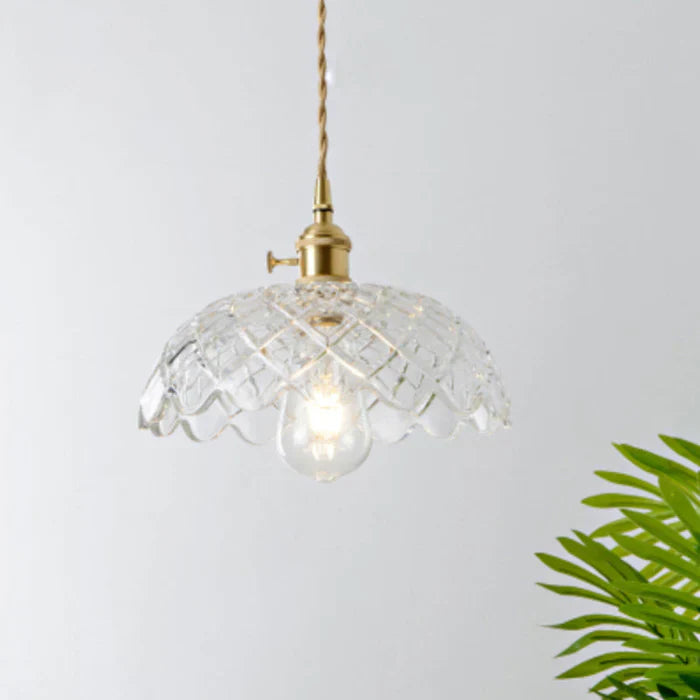 OpulentGlow Glashängeleuchte, modernes Design, transparent, ideal für Esszimmer & Wohnzimmer.
