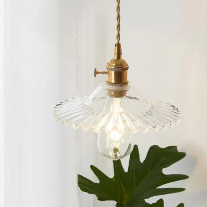 Elegante Dekoleuchte OpulentGlow, Glas, für Esszimmer oder Wohnzimmer, modernes Flair.