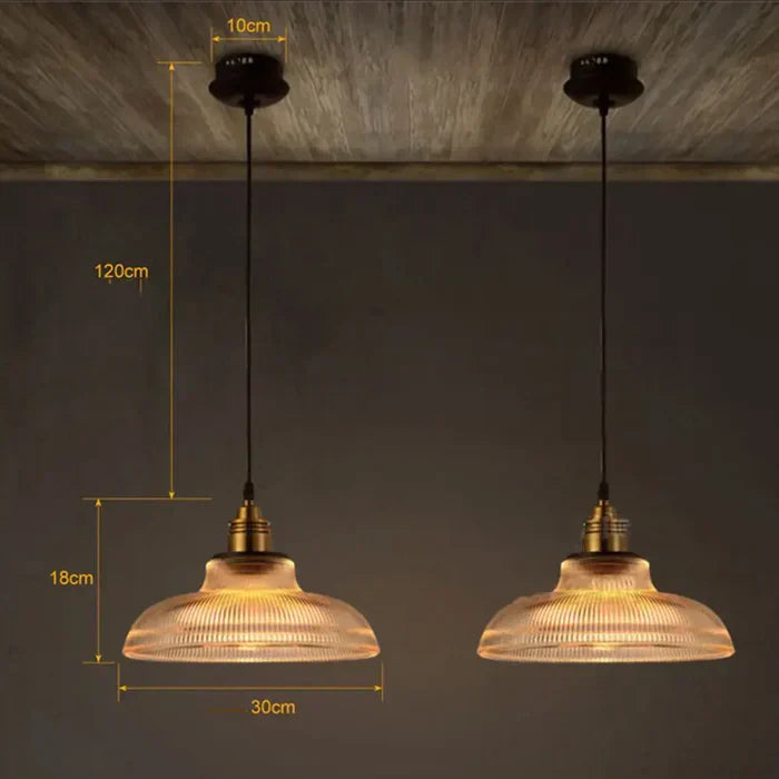 Bernsteinfarbene Glas-Hängeleuchte. Elegante Beleuchtung für Esszimmer & Wohnzimmer. Stilvolle Deckenlampe mit warmem Licht.