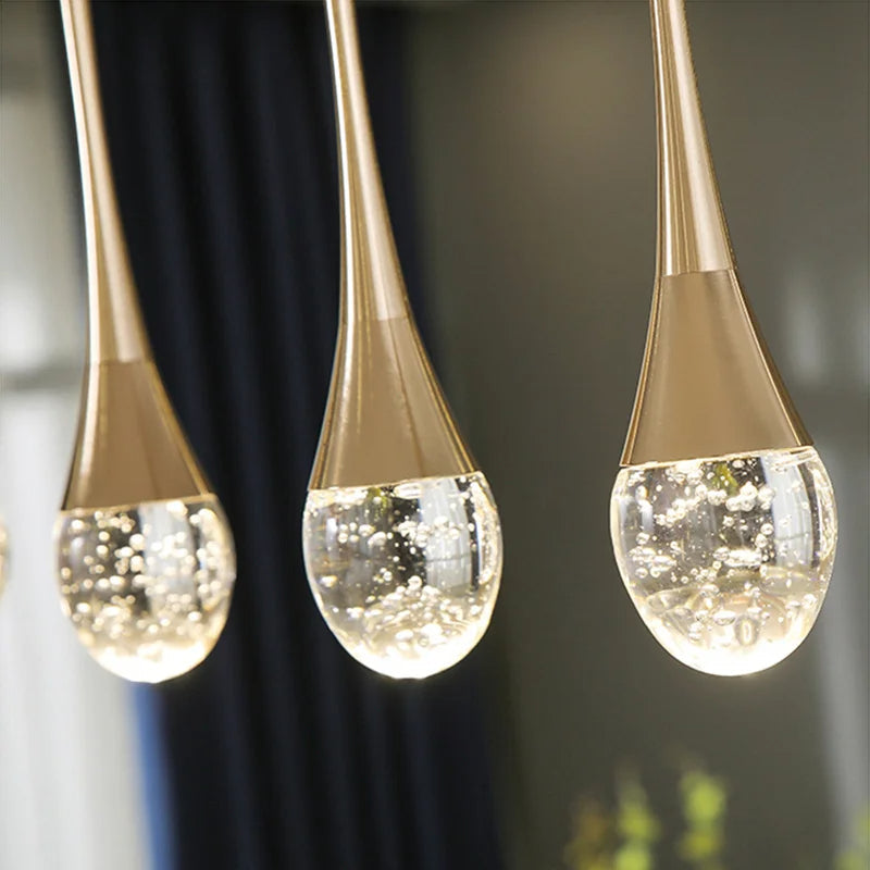 Elegante Glas Hängeleuchte Vetra, modernes Design für warmes Wohnzimmerlicht. Stilvolle Pendelleuchte mit Schwarz/Gold.